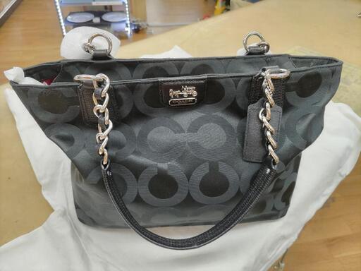 J239  COACH  マディソン・オプアート・サテントート