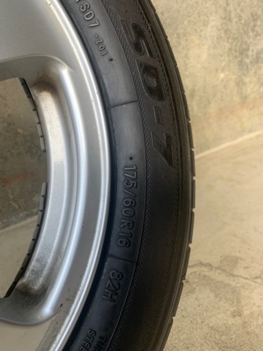 タイヤ、ホイール TOYO SD‐7 175/60/R16 8分目 iQ アクア ラクティス 