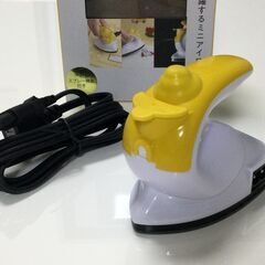 手のひらサイズのミニアイロンです 霧吹きの機能もあるすぐれもの　...