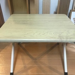 折り畳みテーブル　ナチュラル色　48×40×36cm