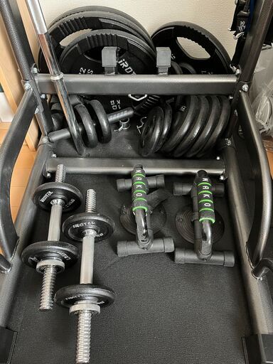 懸垂マシン、IROTEC のダンベル・バーベルなどお譲り致します。