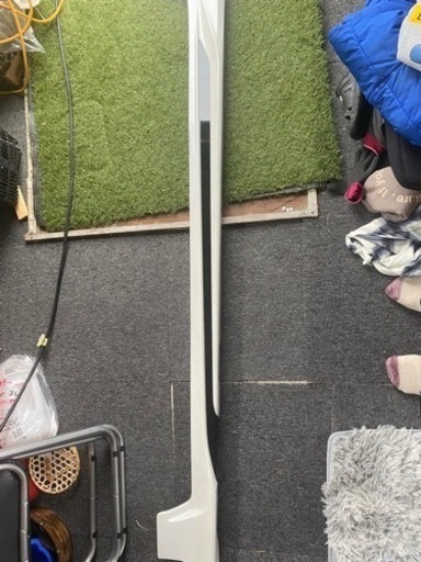 プリウス　サイドスカート　モデリスタエアロ　ホワイトパール　070 プリウス50系専用 サイドスカート モデリスタ(ICONIC STYLE)を販売中