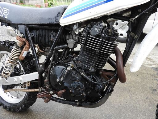 【ご成約】希少車種　DR500　不動車　キックOK　レストアベースにいかがでしょうか？ ご成約】希少車種 DR500 不動車 キックOK レストアベースにいかが