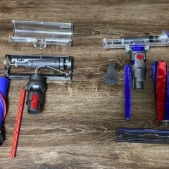 分解清掃済】コードレス ダイソン 掃除機 V8（スタンド付き）