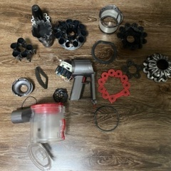 【分解清掃済】コードレス ダイソン 掃除機 V8（スタンド付き） 分解清掃済】コードレス ダイソン 掃除機 V8（スタンド付き）