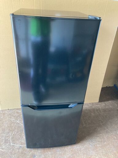 ☆中古￥14,400！YAMAZEN　106㍑2ドア冷蔵庫　家電　2021年製　YFR-D111(B)型　幅47cmｘ奥行50cmｘ高さ113cm　【BF190】