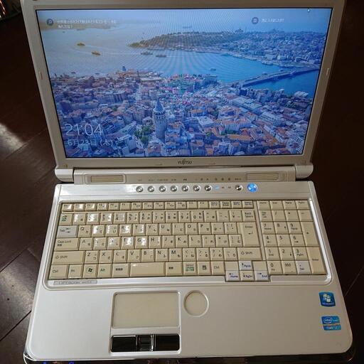 ノートパソコン(FUJITSU)  15インチ、corei7、8GB、Blu-ray、カメラ、750GB