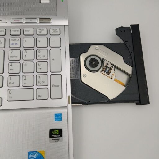 SONY VAIO corei5 メモリ4G SSD256G FHD15.6インチ Webカメラ CD/DVD