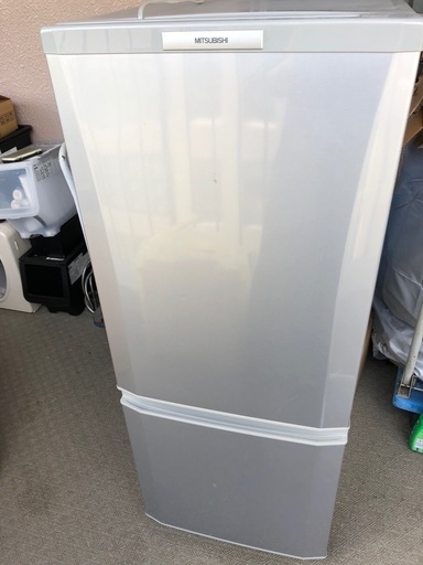 良品　三菱ノンフロン冷凍冷蔵庫　MR-P15W-S　146L　2012年製