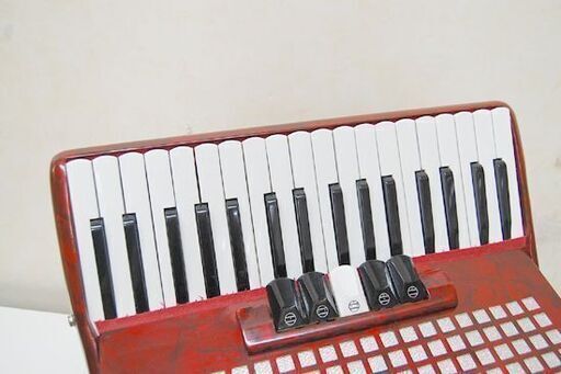 TOSCANO アコーディオン 34鍵盤 レッド系 60ベース ソフトケース付き 音出し確認済み 札幌市 清田区 平岡 - 鍵盤楽器、ピアノ