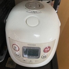 【取引中】東芝　炊飯器　3合炊き　rc-5lv