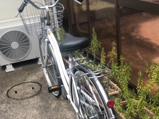 ママチャリ 2台 27インチギア付(白)、26インチギア付(ピンク)