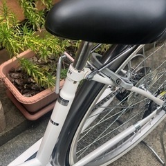 ママチャリ 2台 27インチギア付(白)、26インチギア付(ピンク)