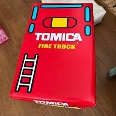 トミカのおもちゃボックス