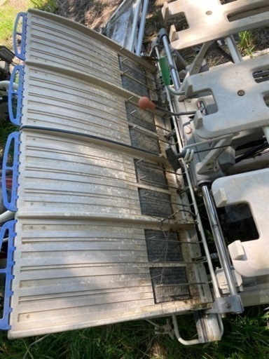 イセキ 4条田植機 歩行型 土付き苗用 PS43-B70 サナエ43