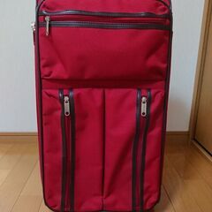 旅行用バック　500×300×200（概算）赤い帆布製　車輪付き...