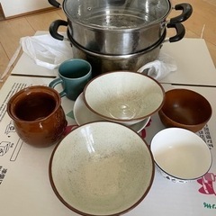 ２段蒸し鍋とお皿