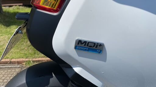 電動バイク　電動スクーター Xeam niu MQi+ Sport 2021 （白）原付1種　ほぼ新品　ヘルメット＆大型リアボックス付きです！