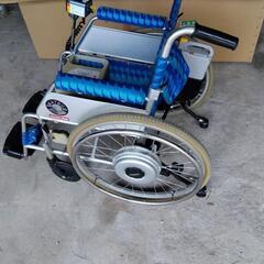 車イス　(電動で動く車イス)