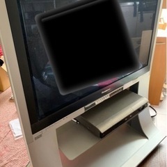 脚付き37インチテレビ