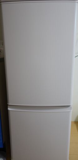 冷蔵庫　単身者用　（三菱電機　MR-P15G -W）　22年5月に新品購入