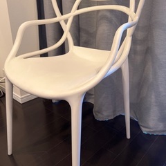 カルテルのマスターズ(チェア二脚)白色