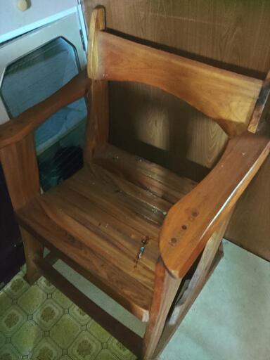 手作りクスノキの椅子