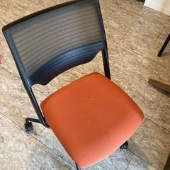 itoki オレンジの椅子