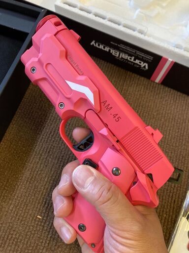 ①【愛品倶楽部柏店】MARUI マルイ「SAO オルタナティブ ガンゲイル・オンライン」コラボ 「AM .45 バージョン・レン “ヴォーパル・バニー”」 ガスガン メーカー希望小売価格「￥25,080-（税込）」+別売スペアマガジン付