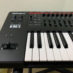 【新同品・美品】Roland FANTOM-06 シンセサイザー キーボード 電子ピアノ スタンド　ダンパーペダルセット　Synthesizers 61鍵盤 専用ケース付