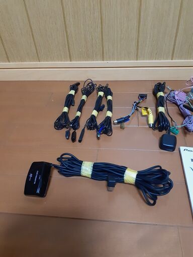 【値下げしました！！】カロッツェリア　サイバーナビ　AVIC-ZH07