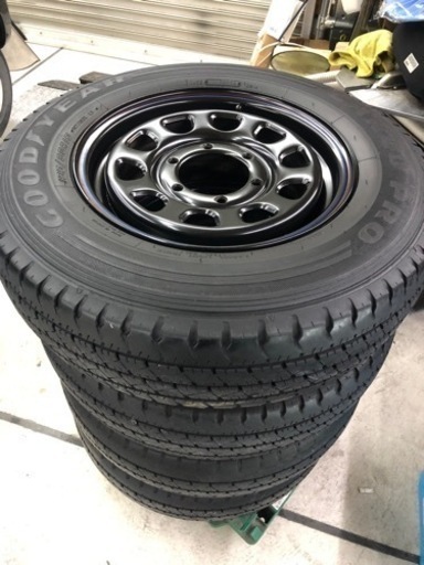 ハイエース用タイヤホイールセット中古