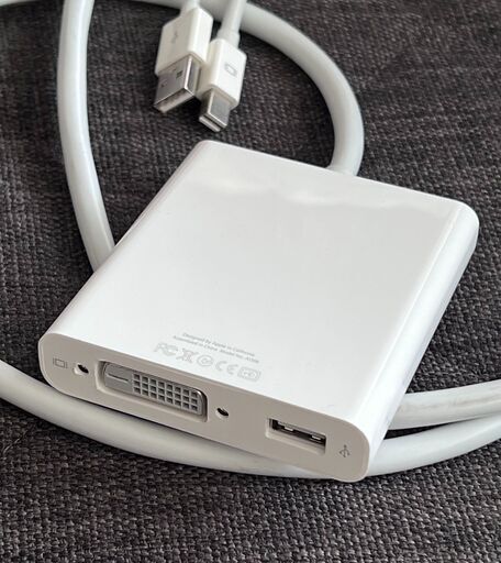 アップル　モニターアダプター　Apple Mac Monitor Adapter　USB A　＜ーー＞　DVI
