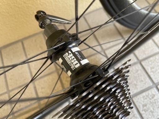 カーボンディープリムホイール  & Dura-aceスプロケット  & ブレーキシュー カーボンディープリムホイール & Dura-aceスプロケット & ブレーキシュー