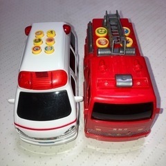 おもちゃの救急車&消防車(決まりました)