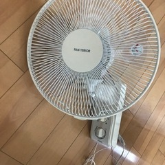 壁掛け扇風機