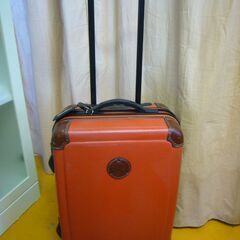 キャリーバッグ　スーツケース　ハードタイプ　オレンジ