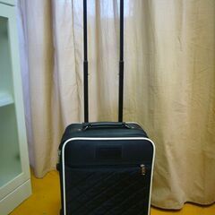 キャリーバッグ　スーツケース ソフトタイプ　ブラック