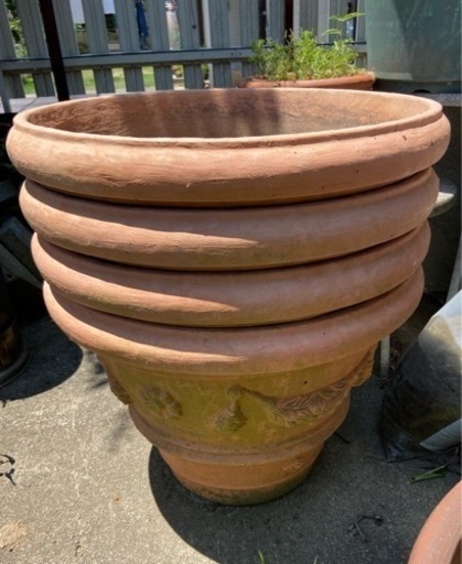 大型植木鉢　テラコッタ風