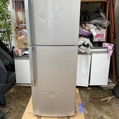 所沢市　シャープ228ℓ冷蔵庫さしあげます。