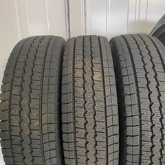 ホイル付きタイヤ４本　新品未使用品
