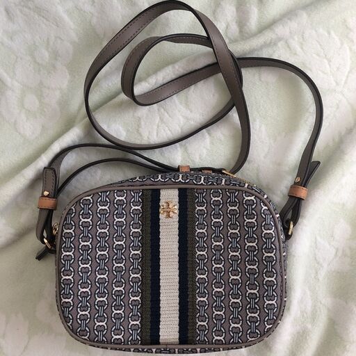 【ほぼ新品】トリーバーチ　ショルダーバッグ