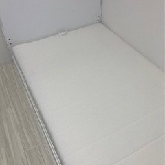 セミダブルサイズ　ローベッド　ホワイト　ベッド