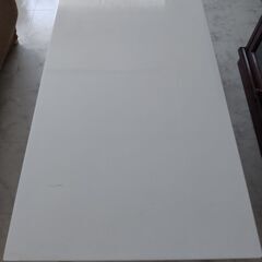 白いテーブル【高38.5×横55×縦105】