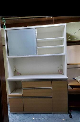 ブランドのギフト 松田家具食器棚　カップボード　W1400mm 食器棚、キッチン収納
