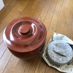 漬物壺と漬物の重石
