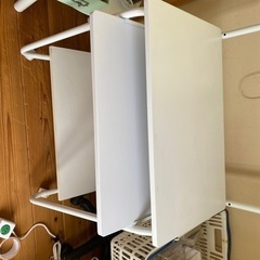 決まりました☆ 白色　上部プリンター台付　パソコンデスク　ころ付き - 家具
