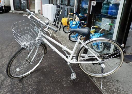 自転車 26インチ 白 3段変速 ALUMINM FRAME 鍵 カゴ ライト ベル