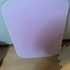 折りたたみテーブルピンク