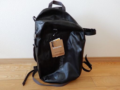 patagonia防水ショルダーバッグ20L黒。『TIZIP』仕様。未使用品。
